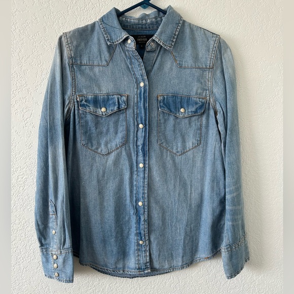 J crew perfect western denim snap shirt. Womens size 6 - Picture 1 of 3